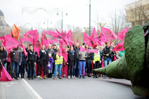 VILNIUS, LITUANIE - 9 AVRIL 2016 : Journée des physiciens (FiDi), un événement humoristique organisé chaque année par la Faculté de physique de l'Université de Vilnius — Photo