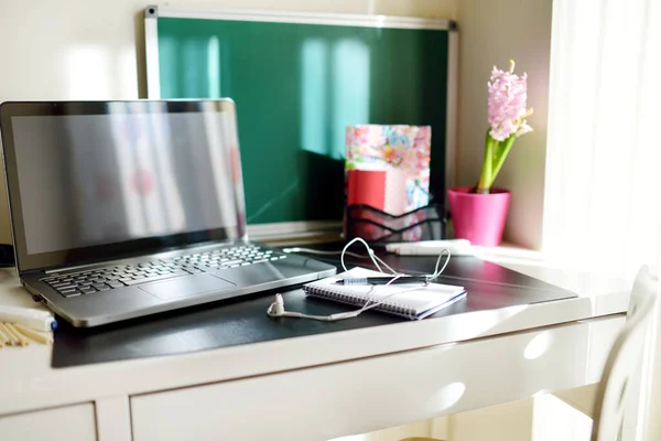 Ordenador Portátil Lugar Trabajo Del Hogar Productivo Uso Tabletas Aparatos — Foto de Stock