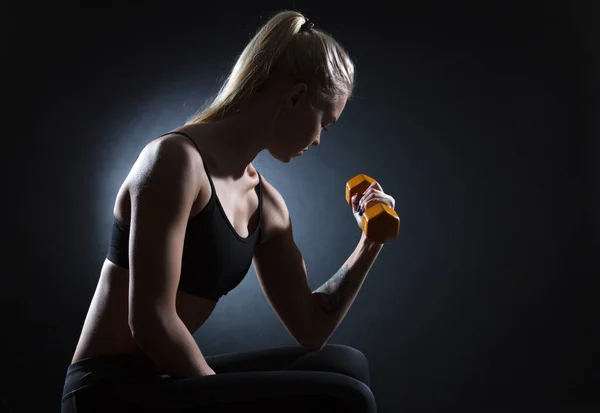 Young Woman Dumbbells Dark Background — Stock Photo, Image