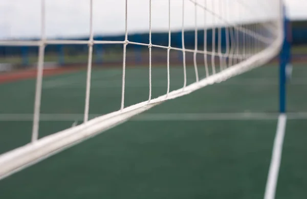 Volleyballnetz Aus Nächster Nähe Auf Dem Hintergrund Des Spielplatzes — Stockfoto