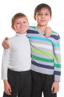 iki küçük mutlu çocuk