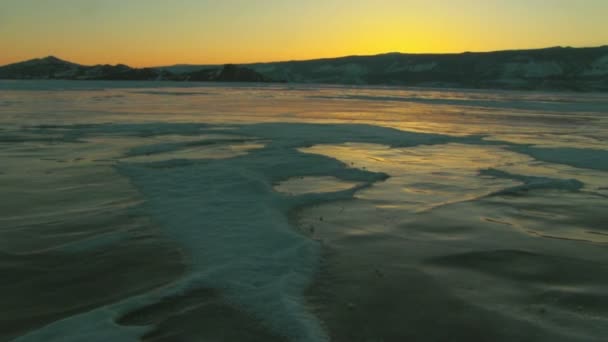 Взимку видом на озеро — стокове відео