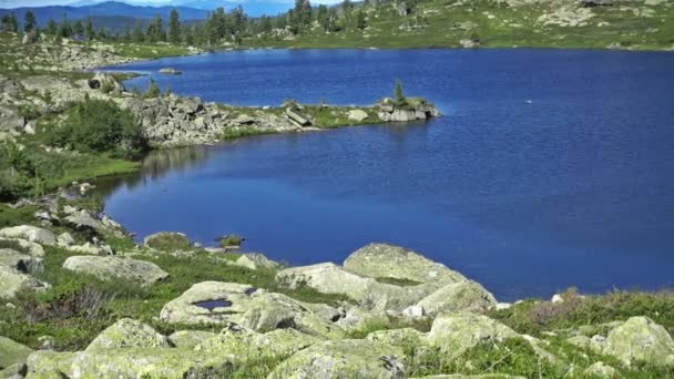 Parque Nacional Ergaki Hermoso Lago — Vídeos de Stock