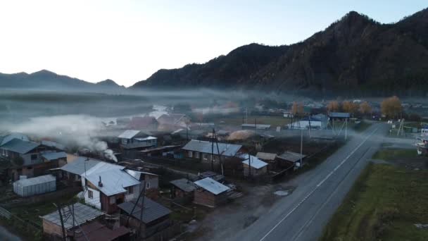 Beautiful Aerial Shot Evening Village Mountain Resort Altai — Stock Video