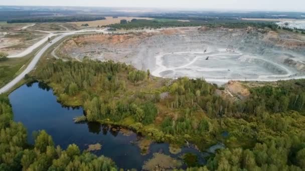 Große Industrielle Steinbruchlandschaft — Stockvideo