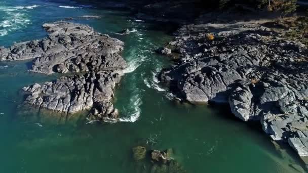 Vista Superior Poderoso Mountain River — Vídeo de Stock