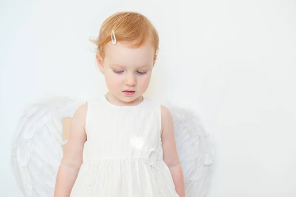 Capelli rossi angelo ragazza — Foto Stock