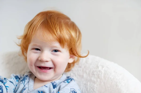 Funny Bright Kinky Kid Big Smile — Stock Photo, Image