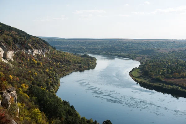 Herfst landschap van de rivier de Dnjestr — Stockfoto