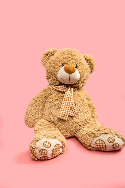 Plyšová hračka medvěd, izolované — Stock fotografie