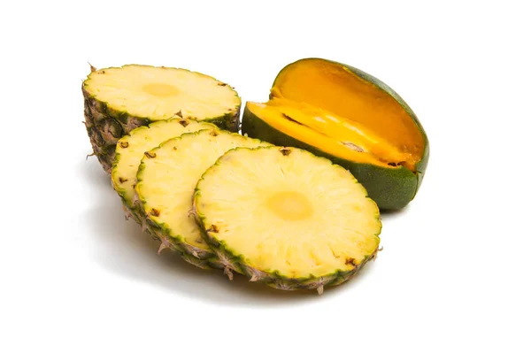 Ananas esotico isolato — Foto Stock