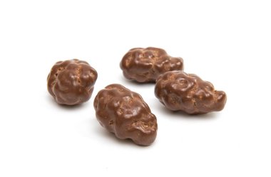 çikolata sır içinde badem 