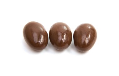 çikolata sır içinde badem 