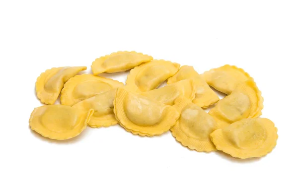 Italiaanse Ravioli pasta geïsoleerd — Stockfoto