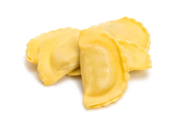 Italiaanse Ravioli pasta geïsoleerd — Stockfoto