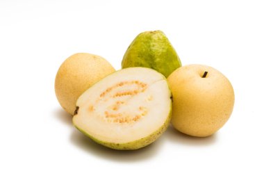  İzole guava meyve