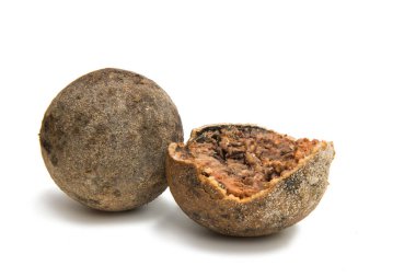 İzole bael tropikal meyve 