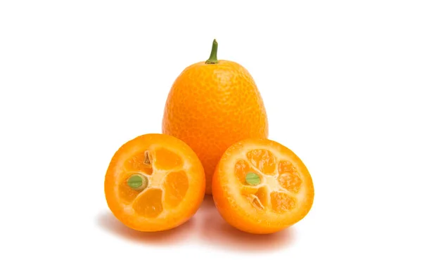 Kumquatfrucht isoliert — Stockfoto