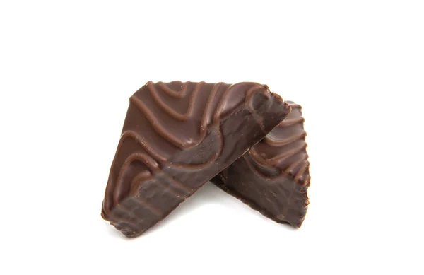 Biscoitos em esmalte de chocolate isolado — Fotografia de Stock