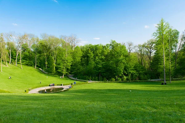 Parque de primavera paisaje —  Fotos de Stock