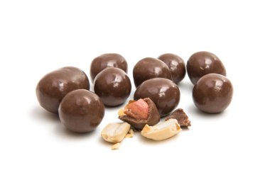 çikolata sır içinde badem 