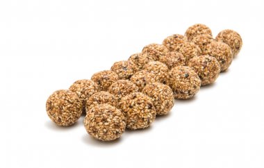 İzole kavrulmuş thala topları 