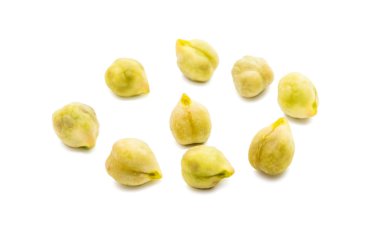 Nohut beyaz arkaplanda izole edildi