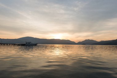Güneşin doğuşunu peyzaj 