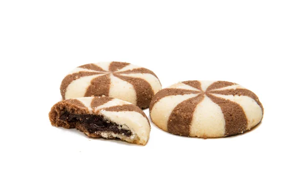 Gestreepte koekjes met chocolade vulling — Stockfoto