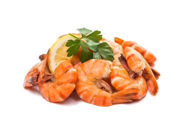 haşlanmış karides izole 