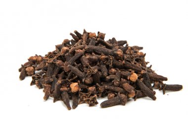 Baharat karanfil. Karanfil baharat. 