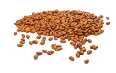 Sarı beyaz arka plan üzerinde izole börülce. 