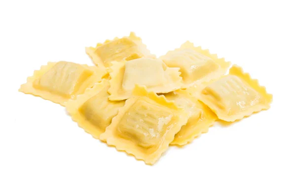 Ravioli tradizionali isolati — Foto Stock