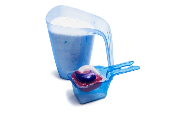 Waschpulver in einen Messbecher — Stockfoto © GeniusKp #36963101