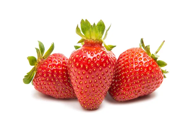 新鲜草莓分离 — 图库照片