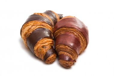 Kruvasan kahverengi izole