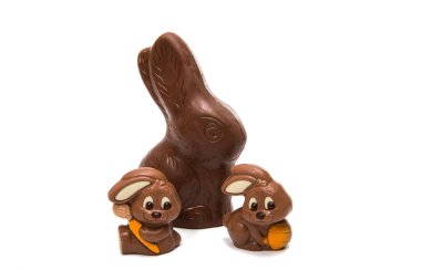 çikolata Paskalya tavşanı izole