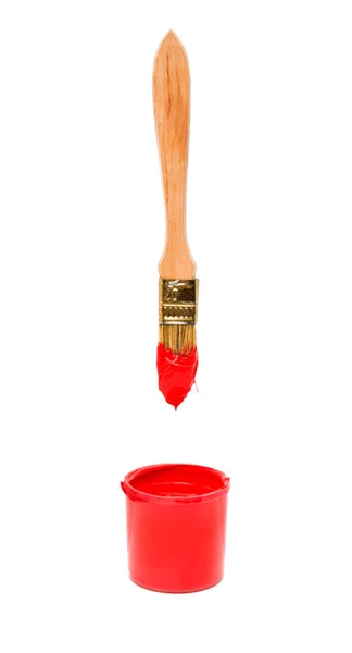 Cepillo con pintura de color aislado — Foto de Stock