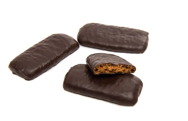 Koekjes in chocolade glazuur geïsoleerd — Stockfoto