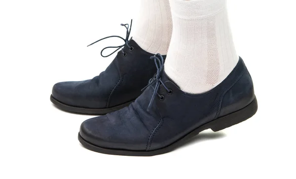 Pernas masculinas em sapatos — Fotografia de Stock