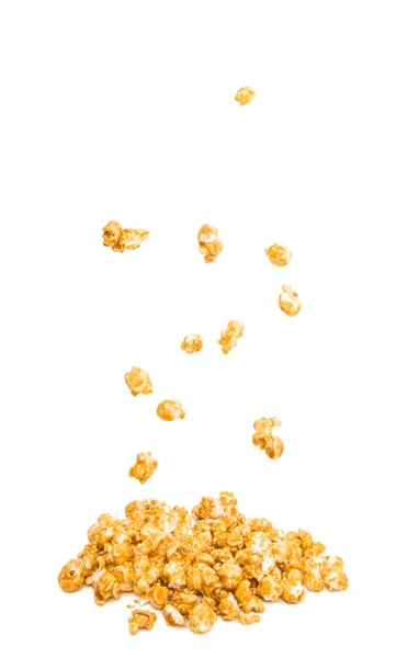Karamelizované popcorn, samostatný — Stock fotografie
