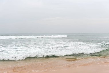 Hint Okyanusu Bulutlu bir günde