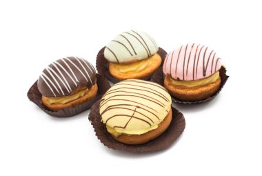 izole muhallebi ile pasta 