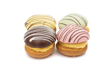 izole muhallebi ile pasta 