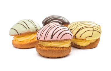 izole muhallebi ile pasta 