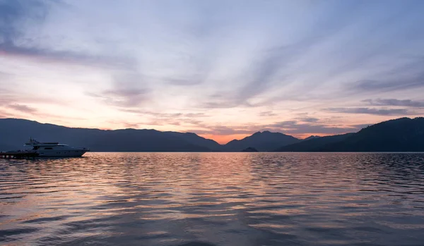 Solnedgång över Egeiska kusten i Marmaris — Stockfoto