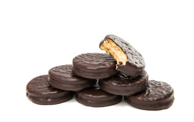 Bisküvi sandviçle ısırıldı: çikolata. 