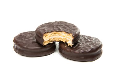 Bisküvi sandviçle ısırıldı: çikolata. 