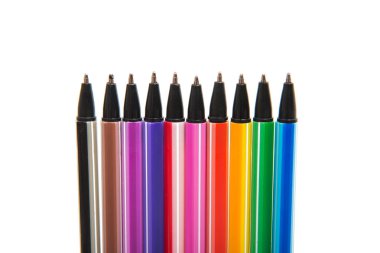 İzole renkli kalemler 