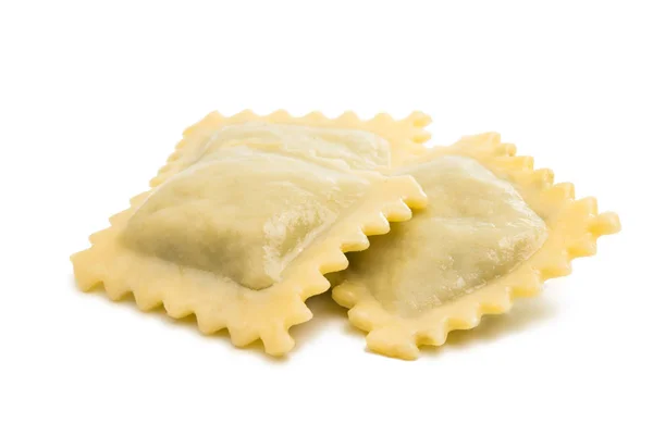 Hemlagad ravioli isolerade — Stockfoto